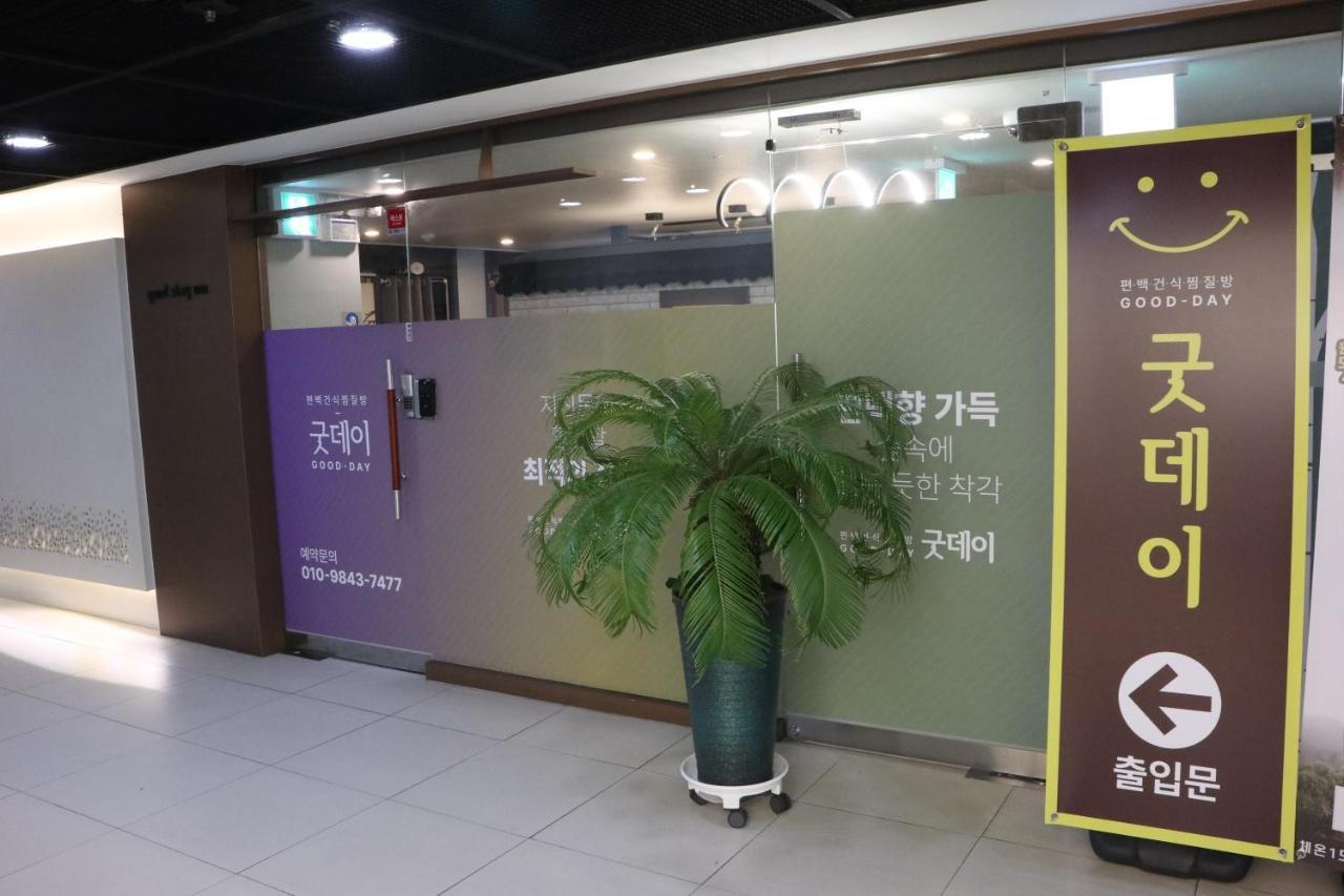Hotel Goodday Jjimjilbang Incheon Esterno foto